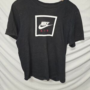 Nike Men's Black and Grey T-shirt